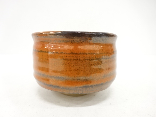  加藤六兵衛造　鉄赤　茶碗